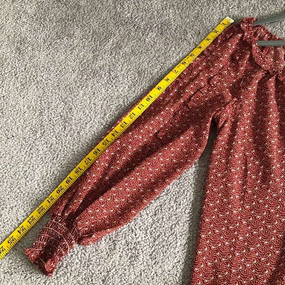 Long Balloon-Sleeve Top - Picture 7 of 8